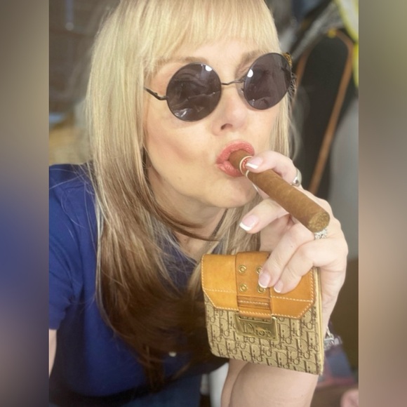 🐝LIVE LISTING🐝 Anything Goes Shows! - Picture 3 of 11